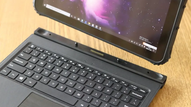 Прочный планшет с клавиатурой - незаменимый инструмент для работы в полевых условиях